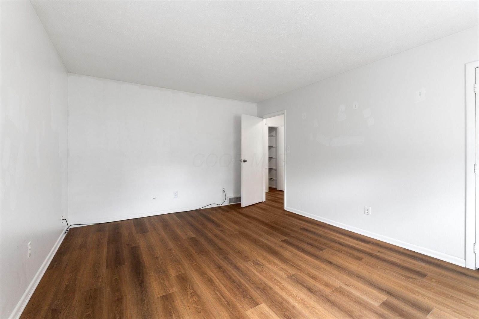 3318 Darbyshire Drive, Hilliard, OH 43026