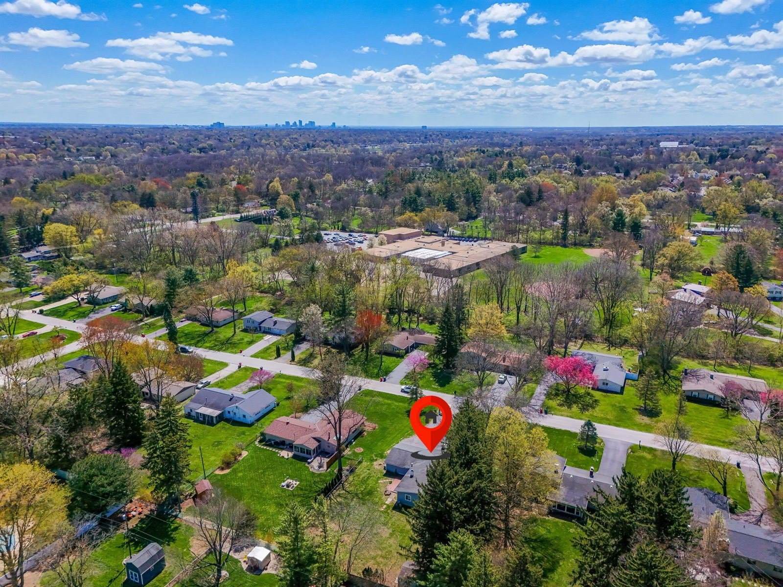 3318 Darbyshire Drive, Hilliard, OH 43026