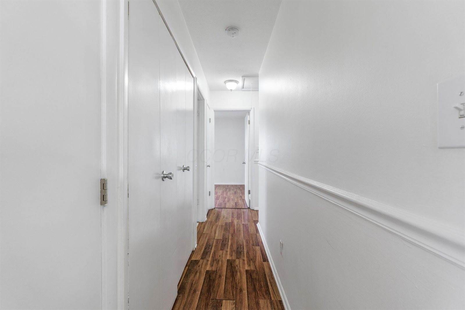 3318 Darbyshire Drive, Hilliard, OH 43026