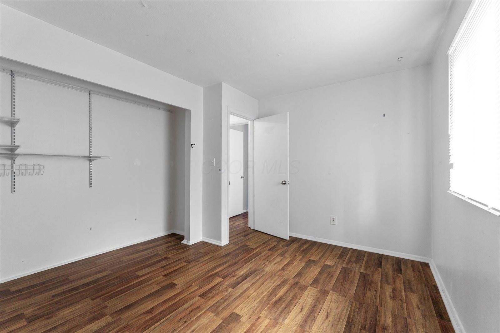 3318 Darbyshire Drive, Hilliard, OH 43026