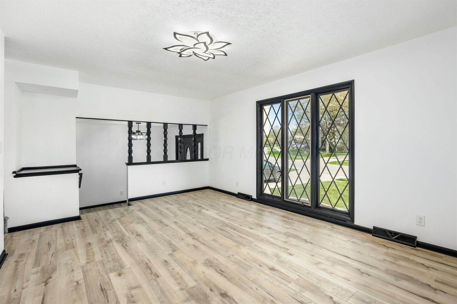 1619 Valley Crest Drive, Columbus, OH 43228