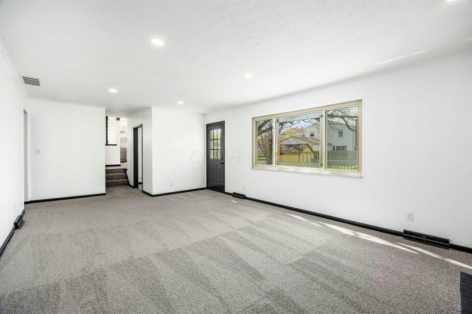 1619 Valley Crest Drive, Columbus, OH 43228