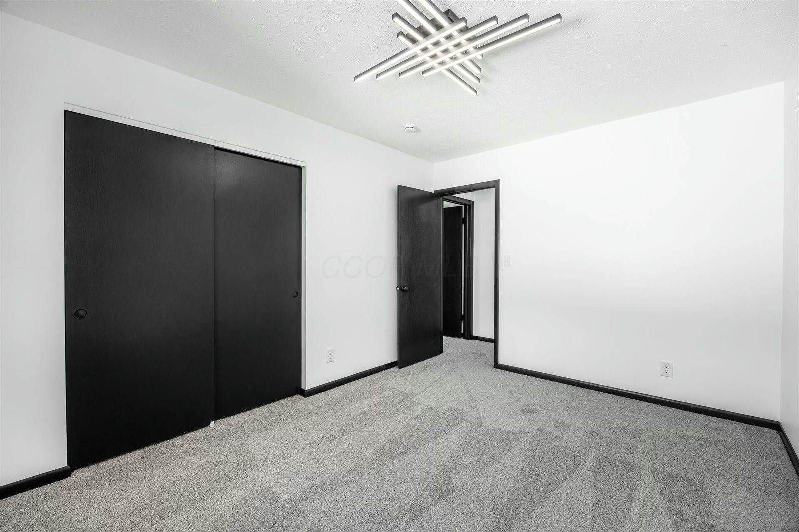 1619 Valley Crest Drive, Columbus, OH 43228