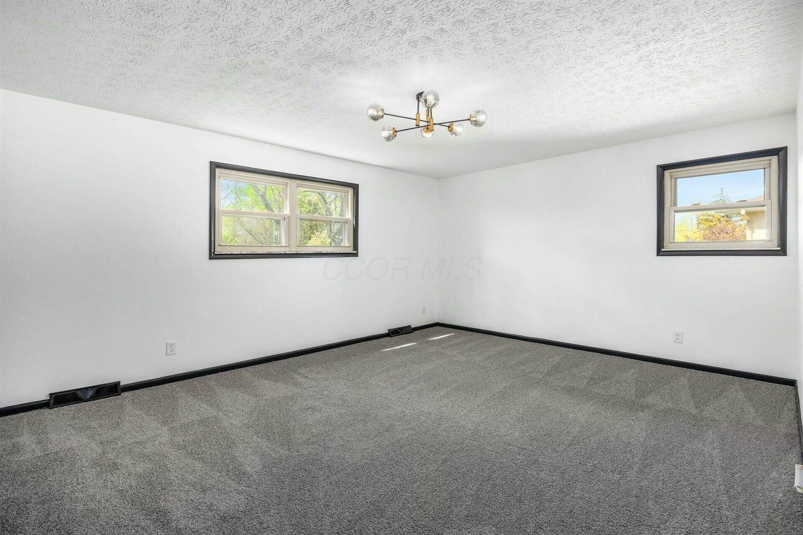 1619 Valley Crest Drive, Columbus, OH 43228