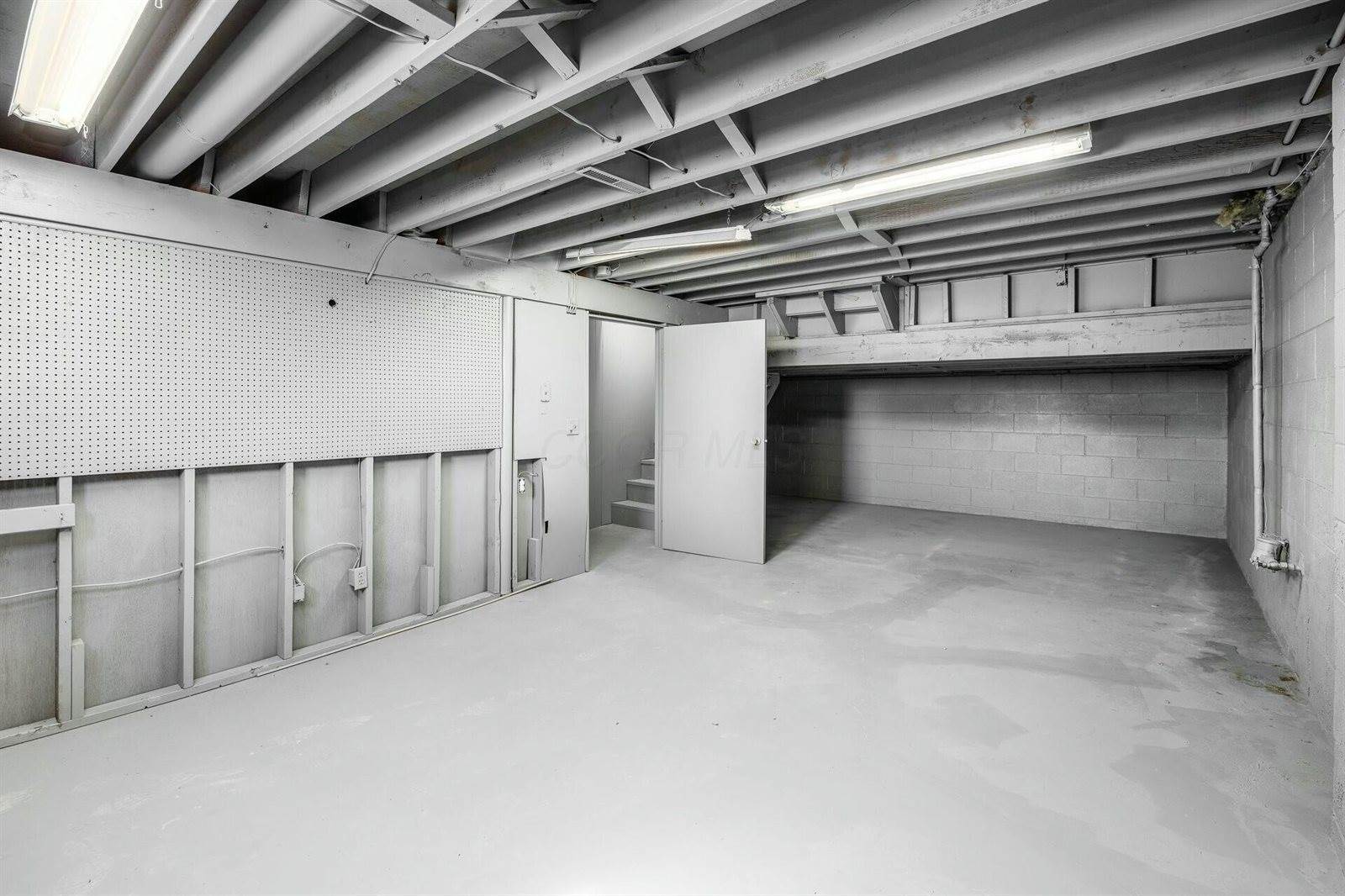 1619 Valley Crest Drive, Columbus, OH 43228