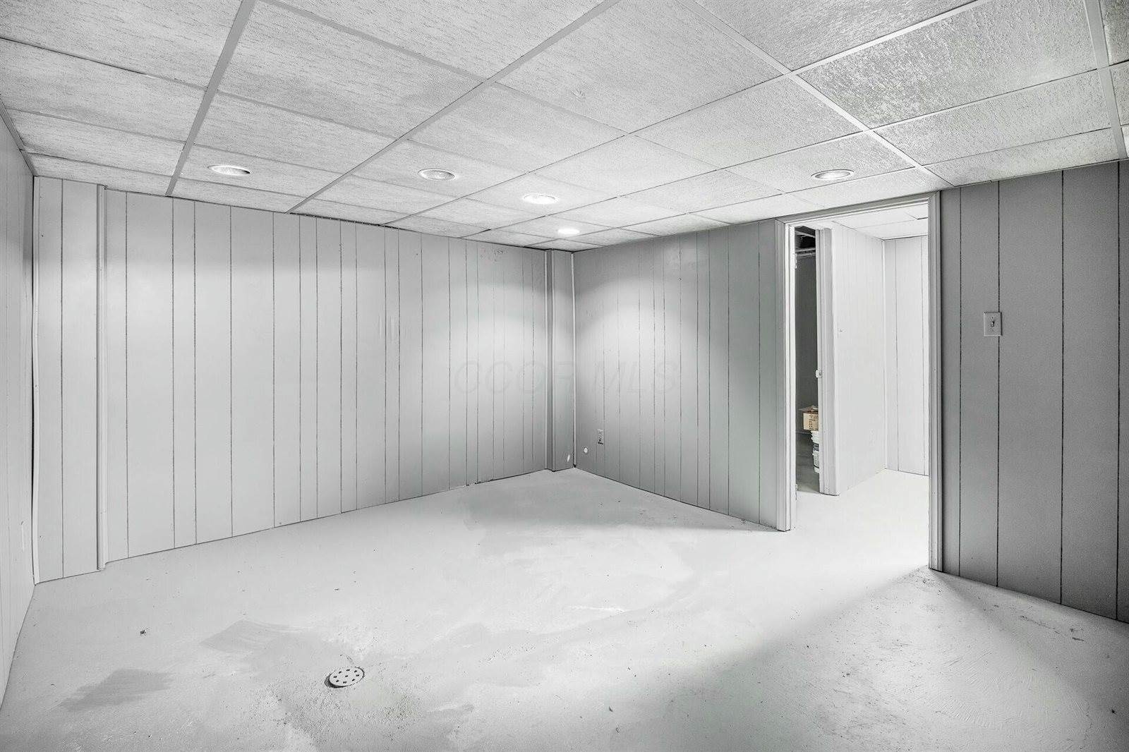 1619 Valley Crest Drive, Columbus, OH 43228