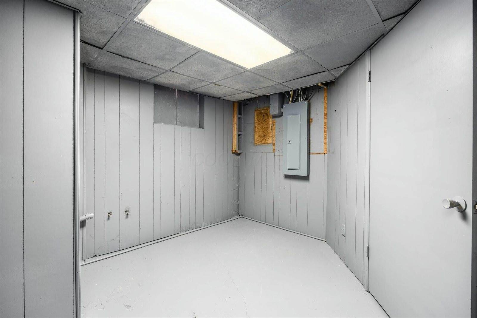 1619 Valley Crest Drive, Columbus, OH 43228