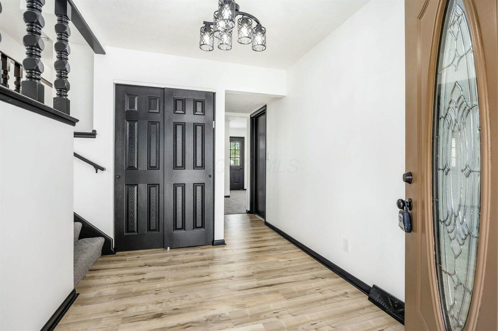 1619 Valley Crest Drive, Columbus, OH 43228