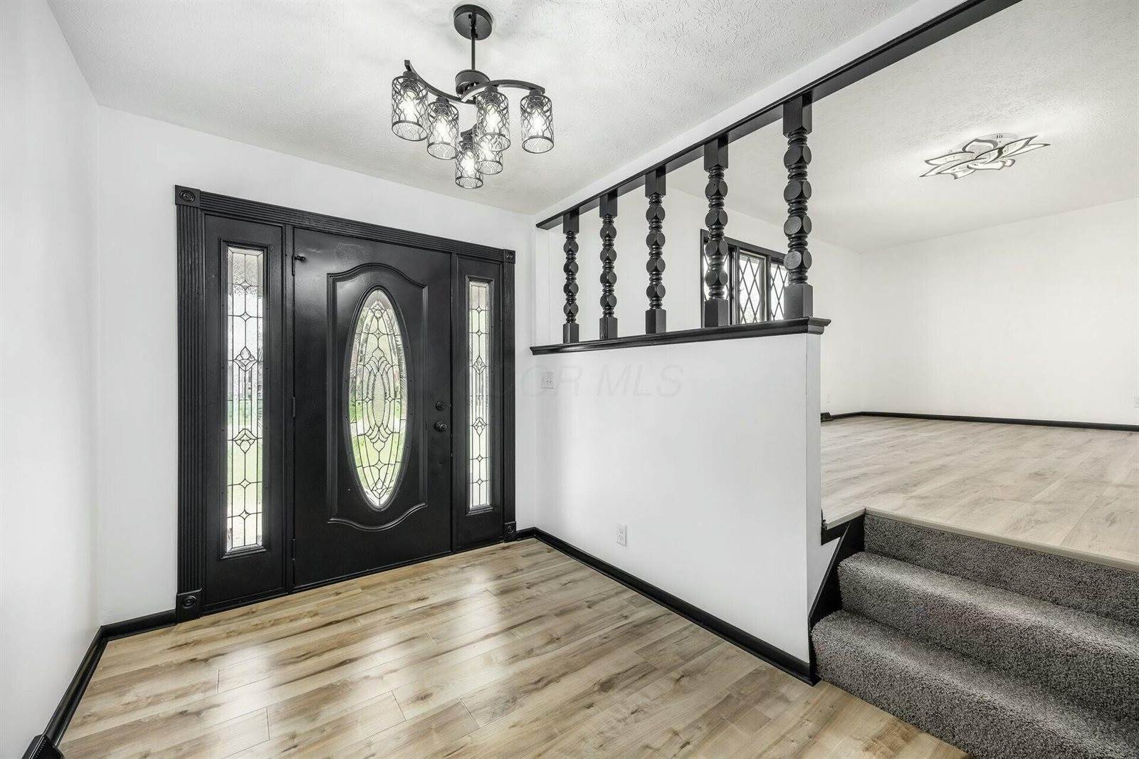 1619 Valley Crest Drive, Columbus, OH 43228