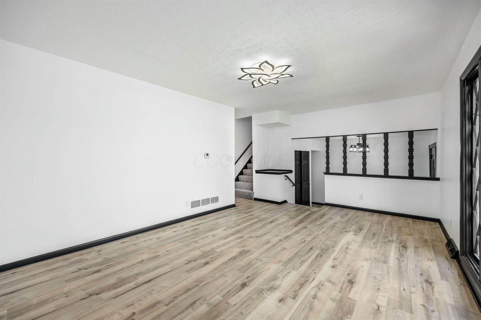 1619 Valley Crest Drive, Columbus, OH 43228