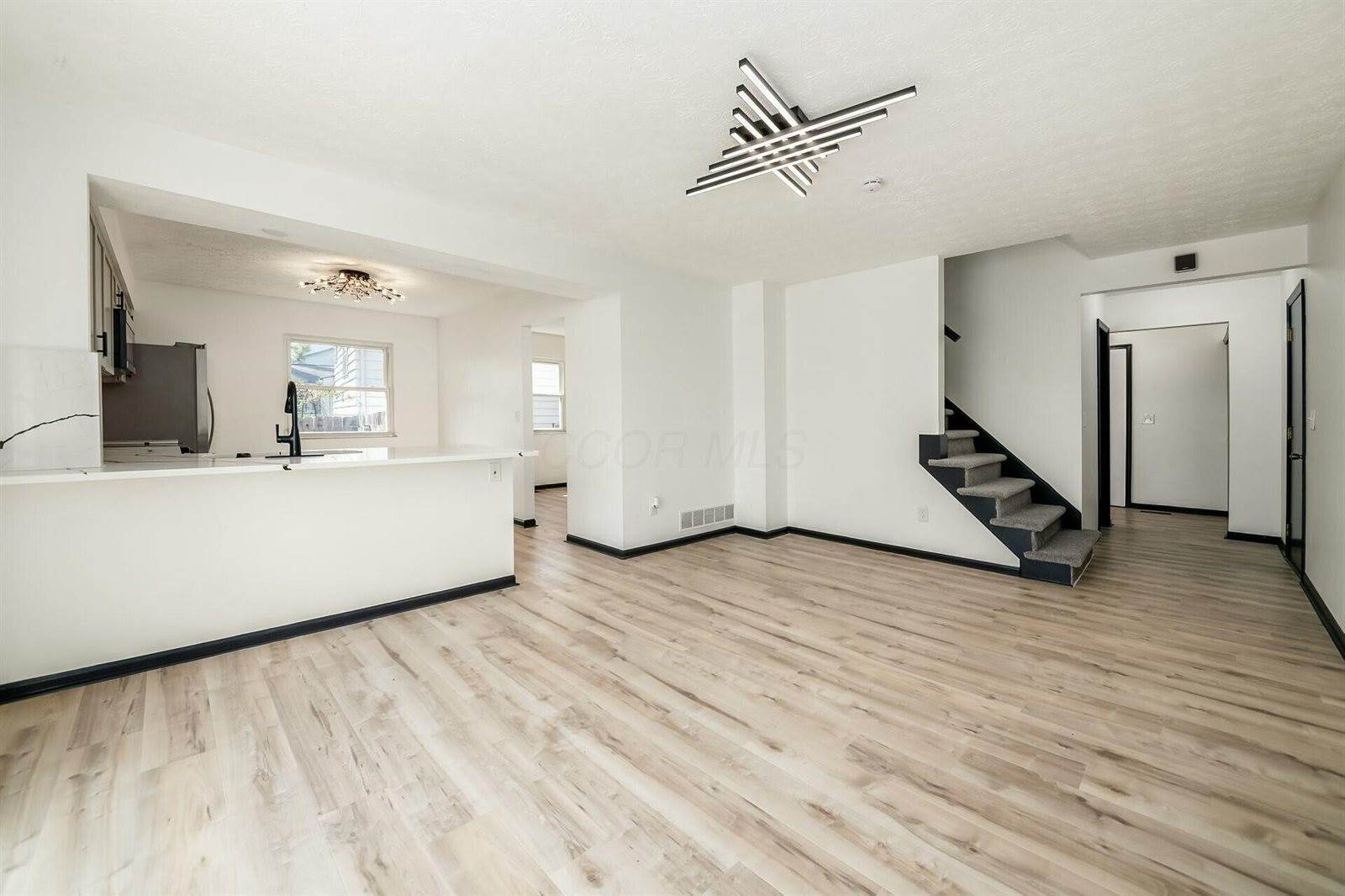 3061 Louise Avenue, Grove City, OH 43123