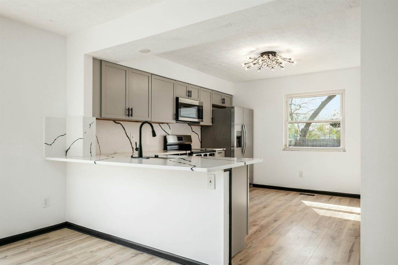 3061 Louise Avenue, Grove City, OH 43123