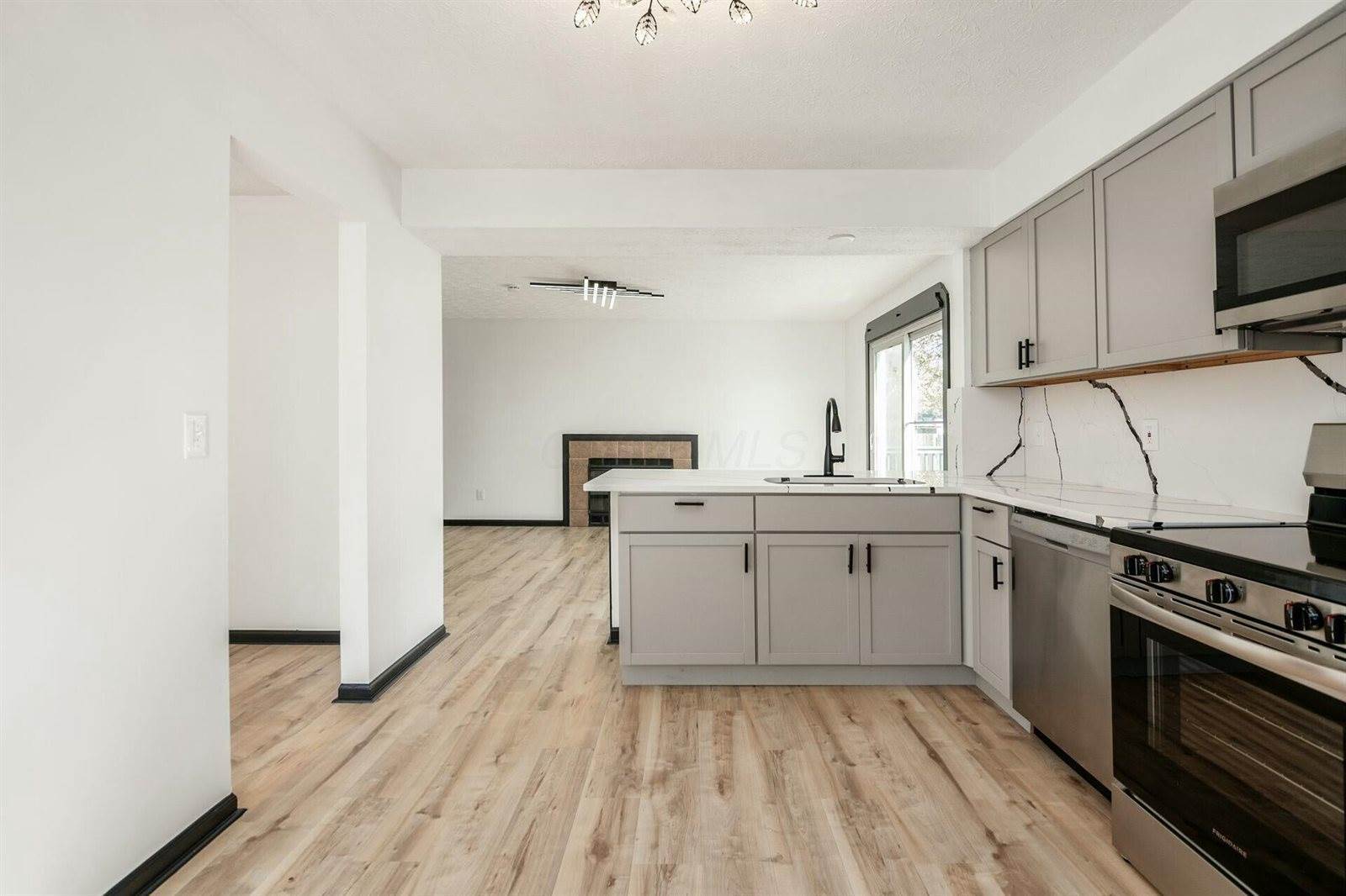 3061 Louise Avenue, Grove City, OH 43123