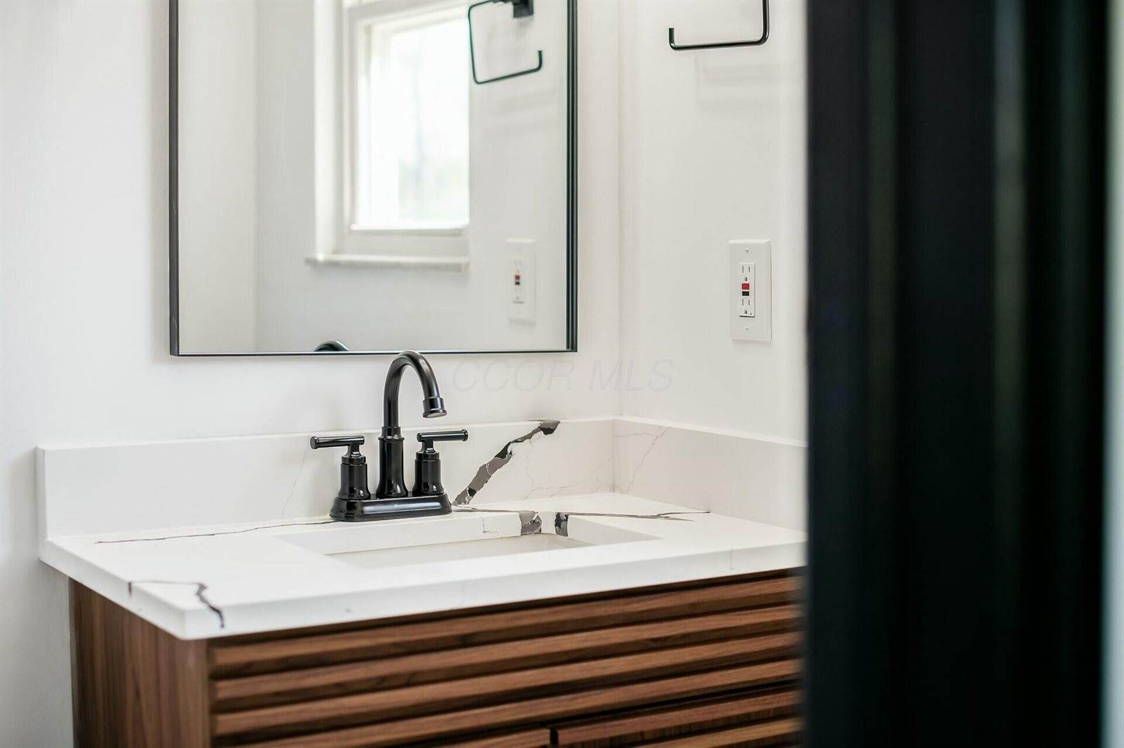 3061 Louise Avenue, Grove City, OH 43123