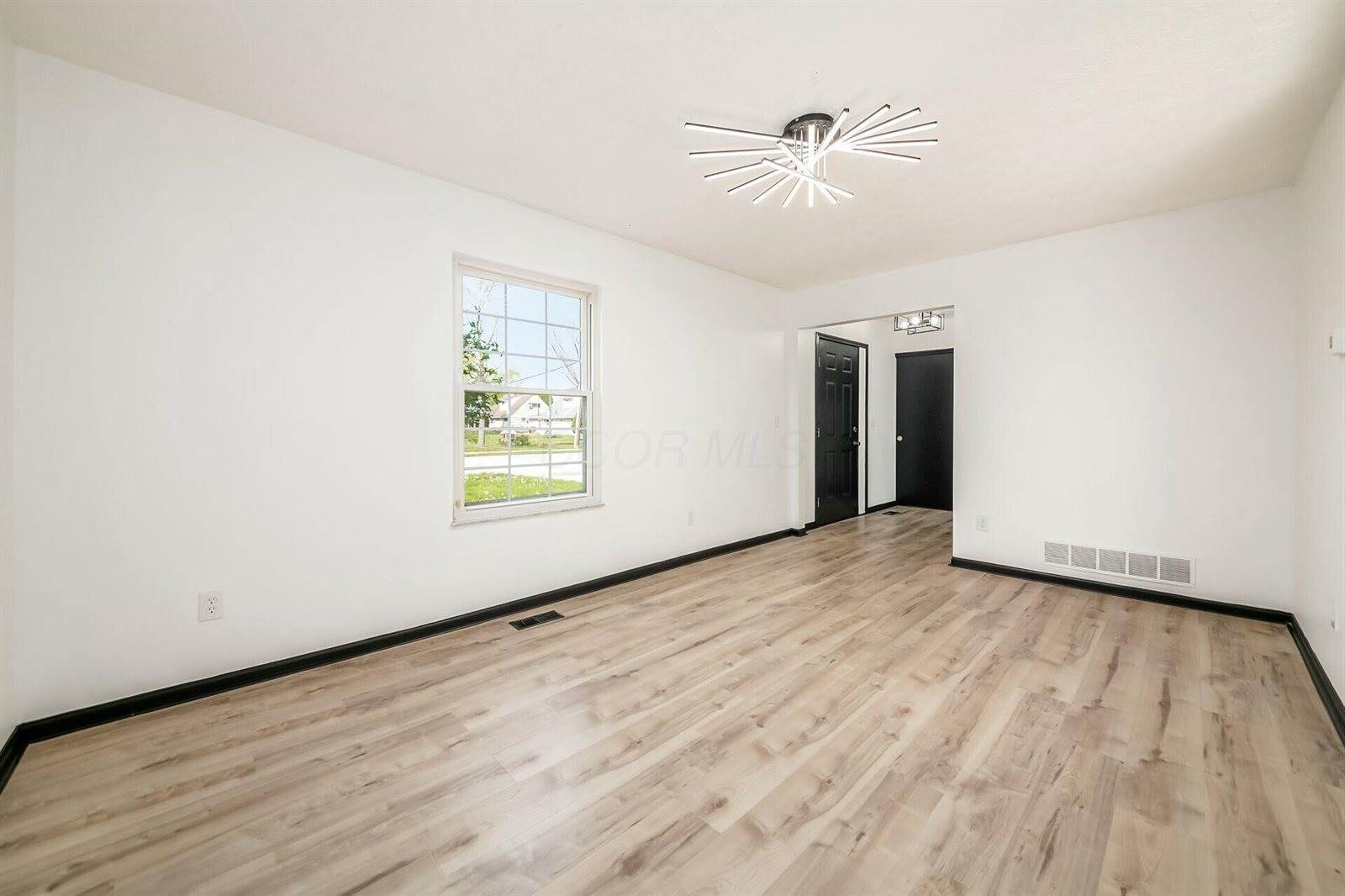 3061 Louise Avenue, Grove City, OH 43123