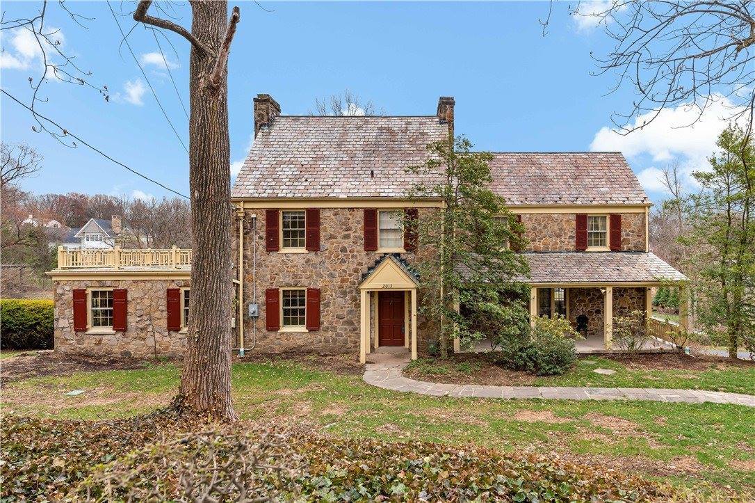 2013 Murdstone Rd, Upper Saint Clair, PA 15241