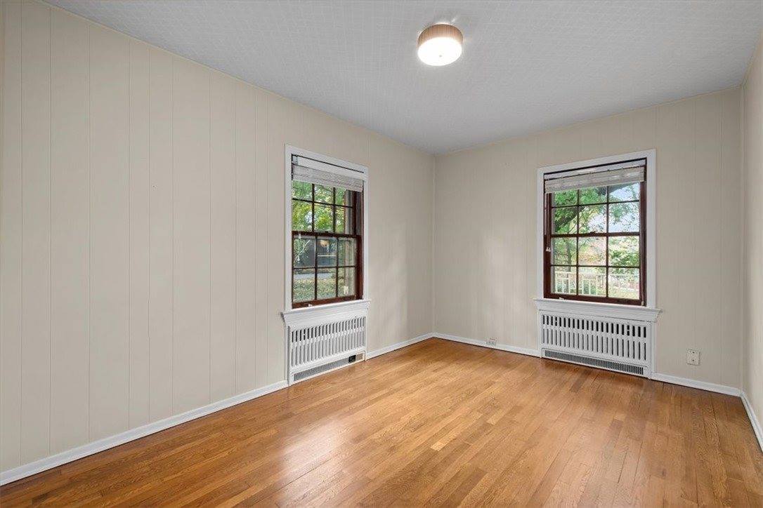 2013 Murdstone Rd, Upper Saint Clair, PA 15241