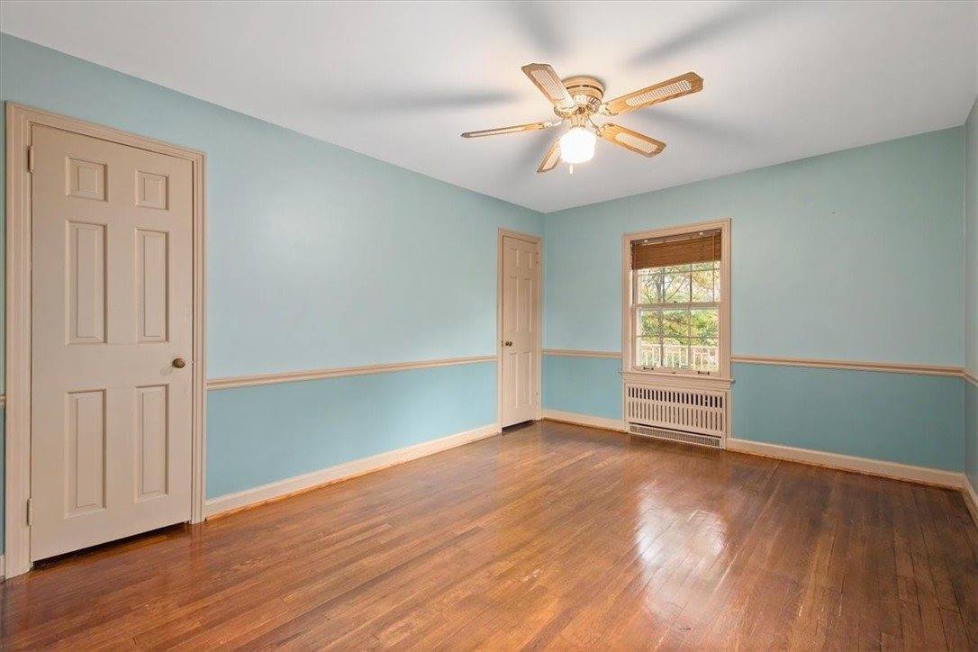 2013 Murdstone Rd, Upper Saint Clair, PA 15241