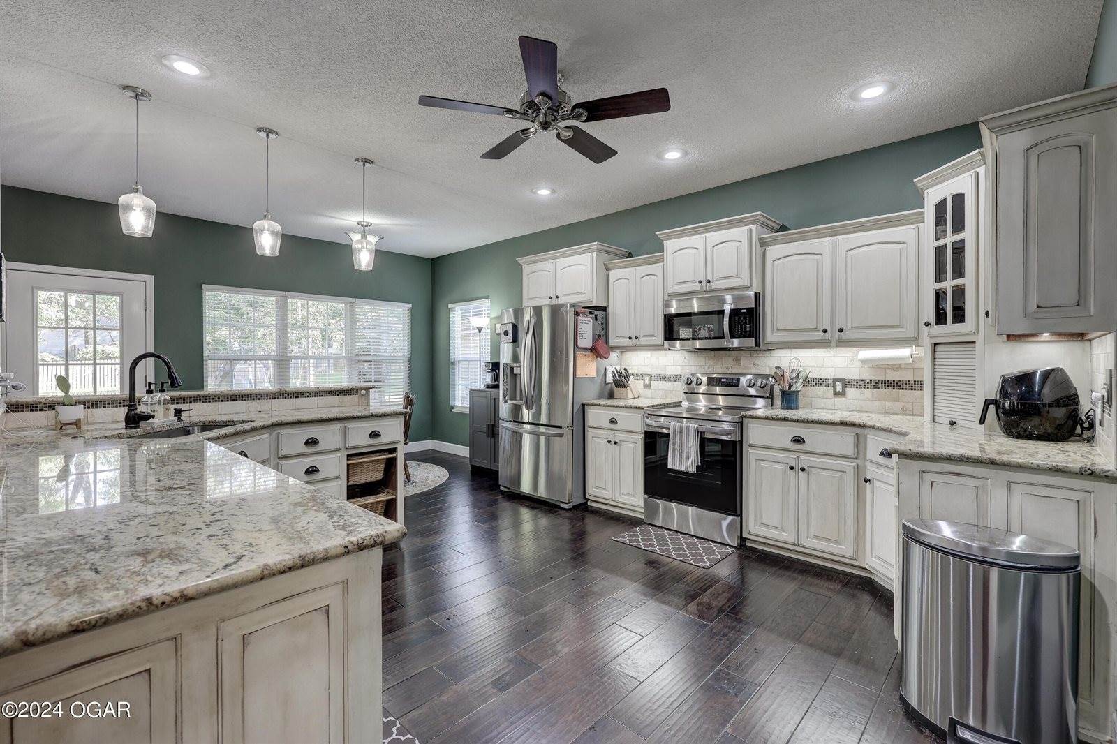 305 Crimson Oak Court, Joplin, MO 64801