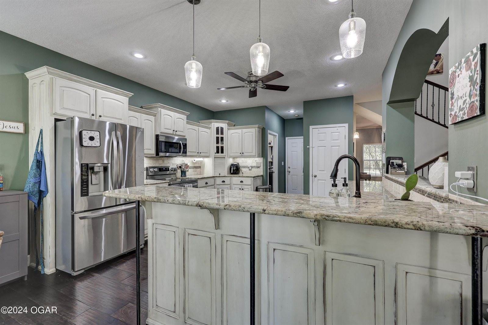 305 Crimson Oak Court, Joplin, MO 64801