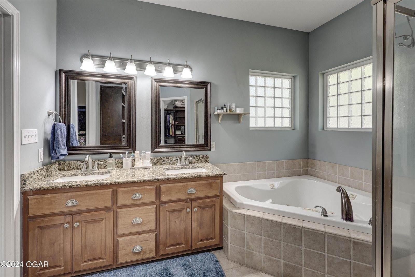 305 Crimson Oak Court, Joplin, MO 64801