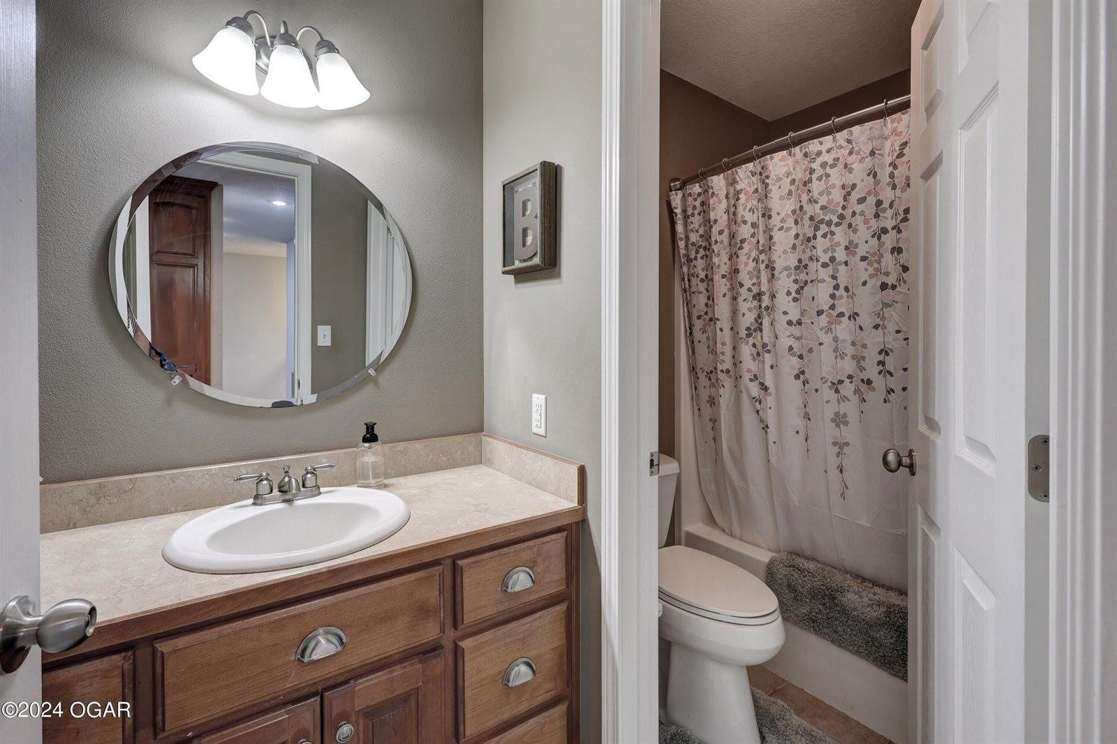 305 Crimson Oak Court, Joplin, MO 64801