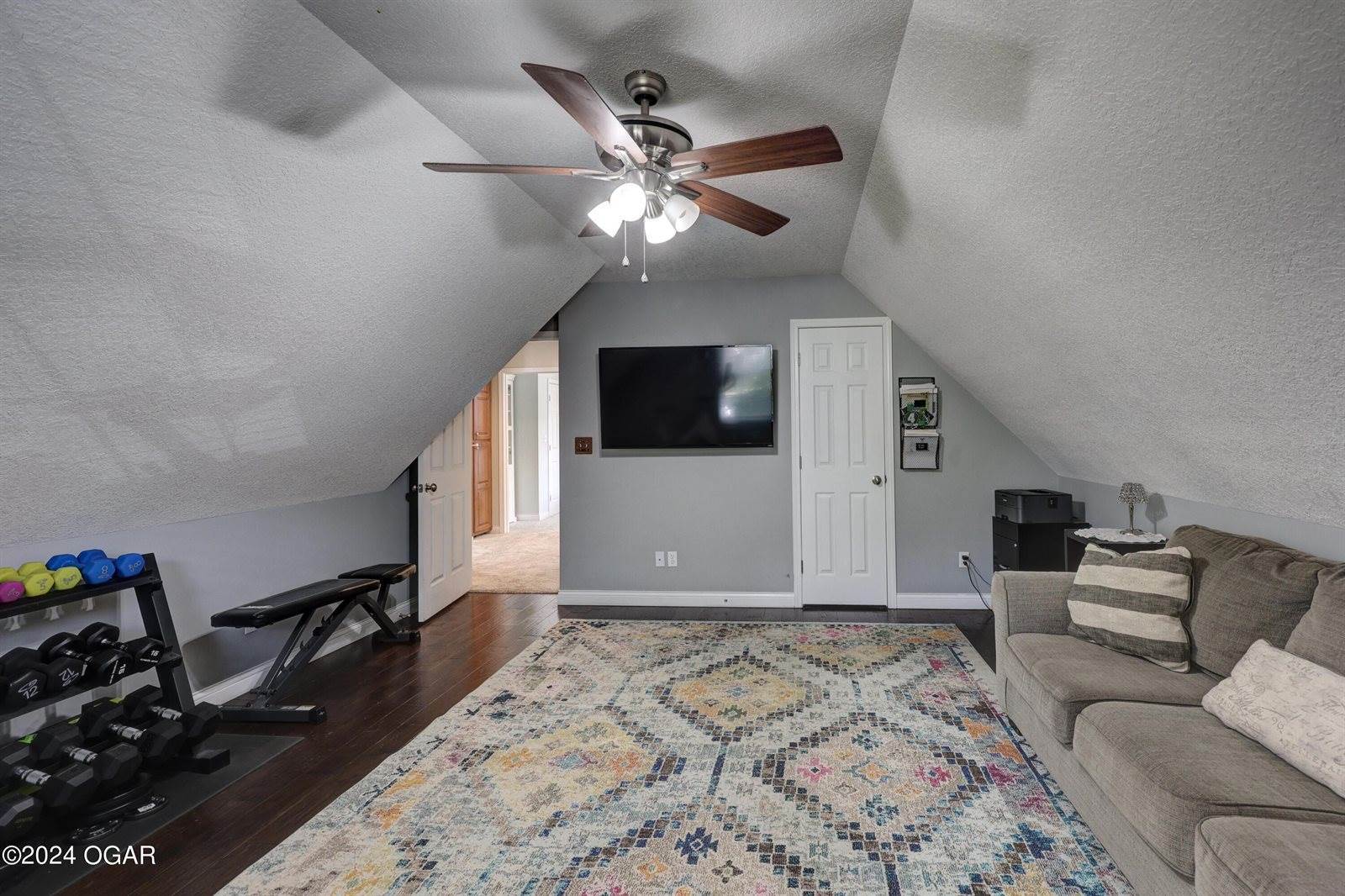 305 Crimson Oak Court, Joplin, MO 64801