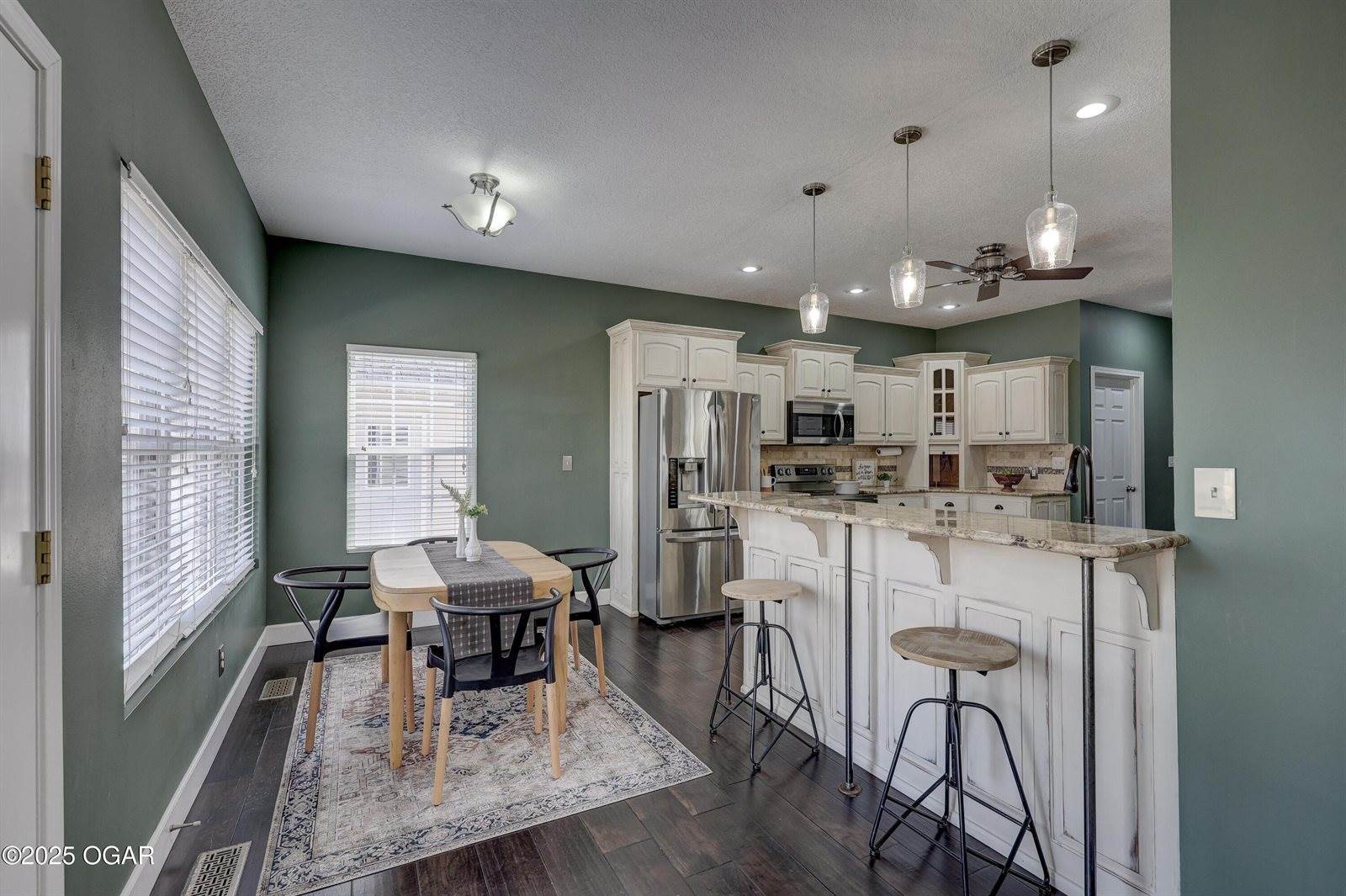 305 Crimson Oak Court, Joplin, MO 64801