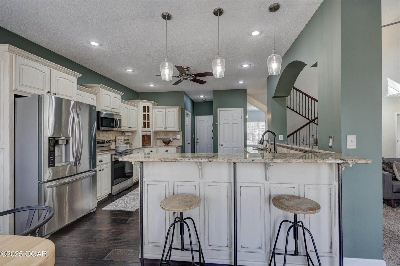 305 Crimson Oak Court, Joplin, MO 64801