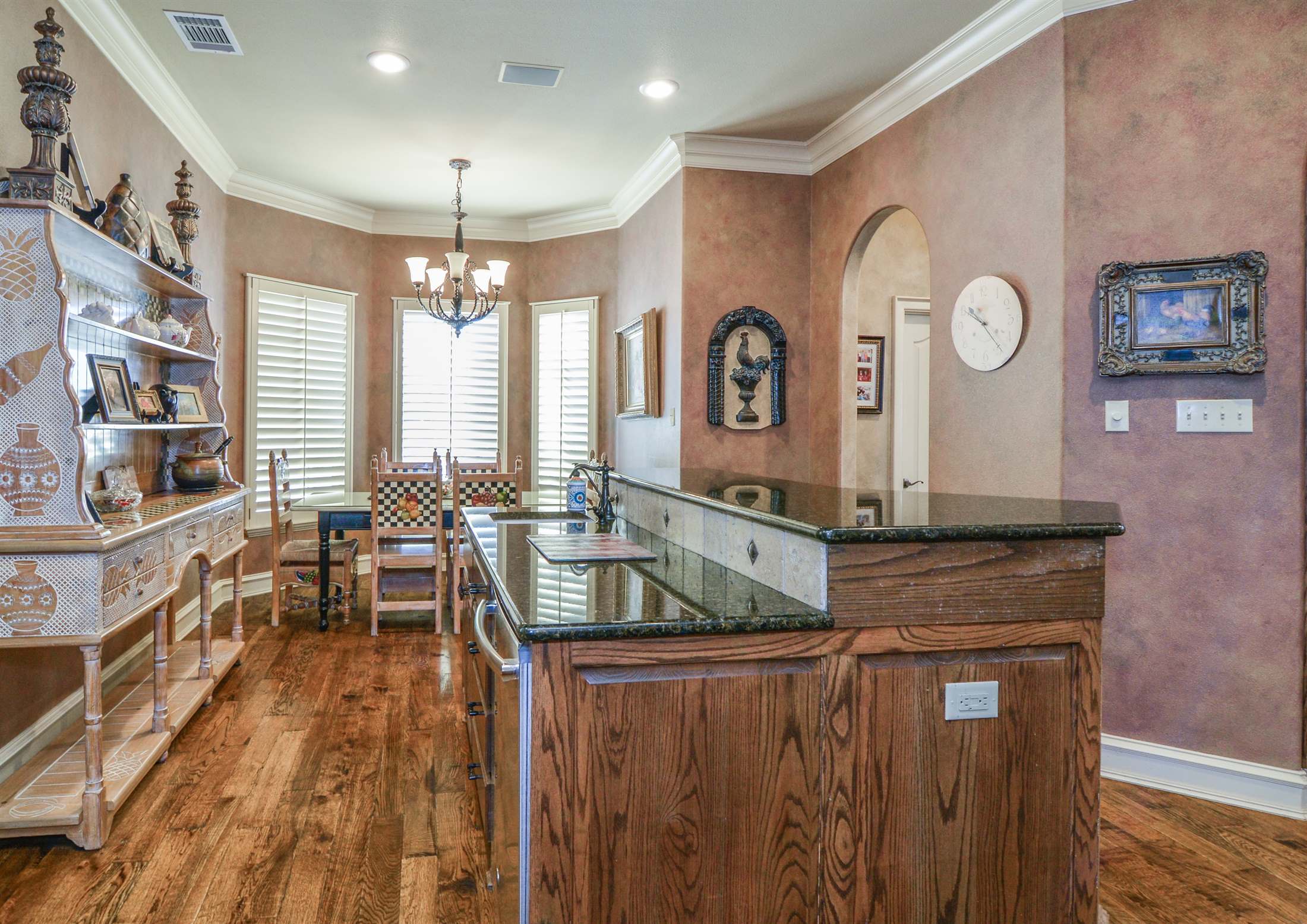 1106 N 14th Street, Wolfforth, TX 79382