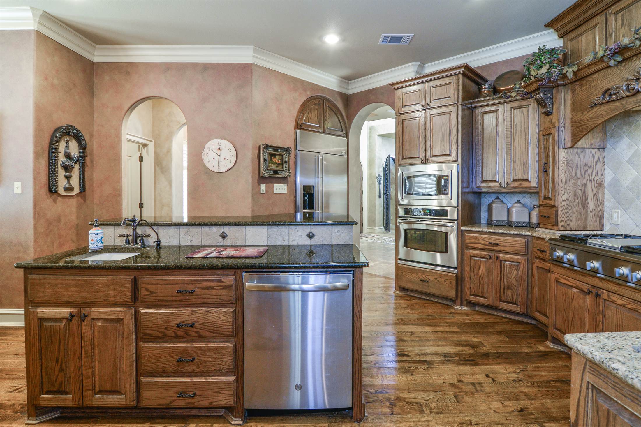 1106 N 14th Street, Wolfforth, TX 79382