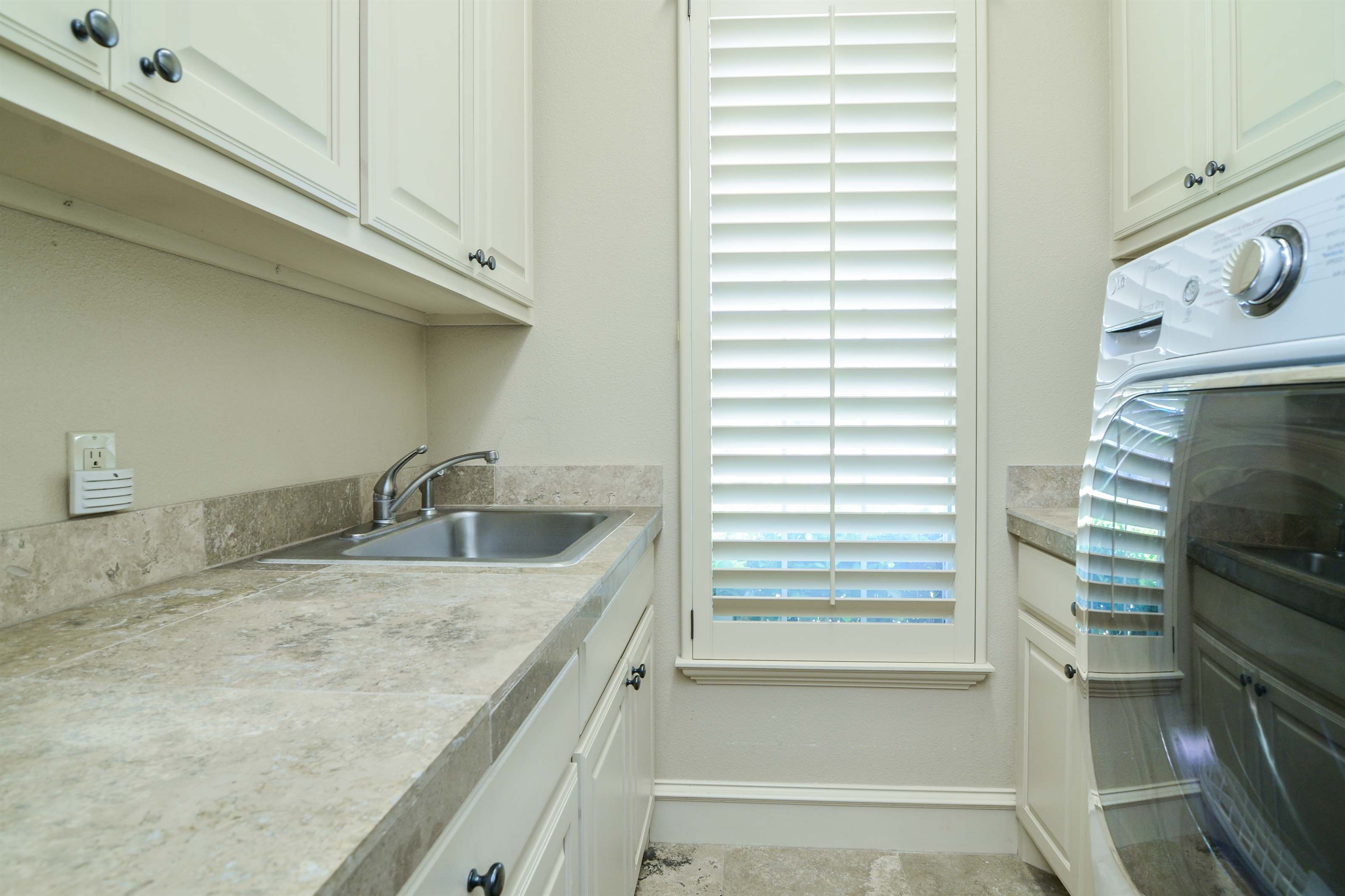 1106 N 14th Street, Wolfforth, TX 79382