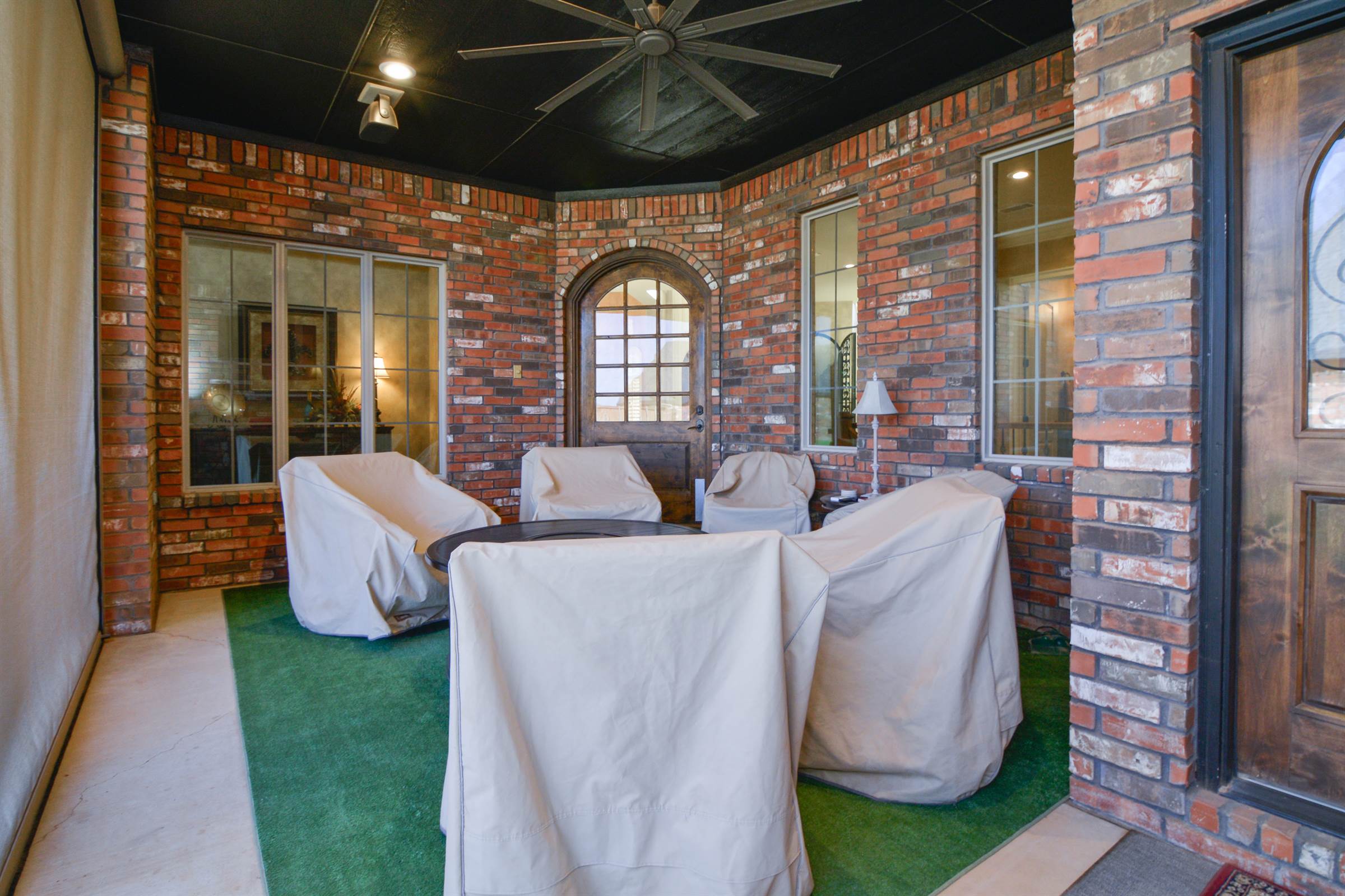 1106 N 14th Street, Wolfforth, TX 79382