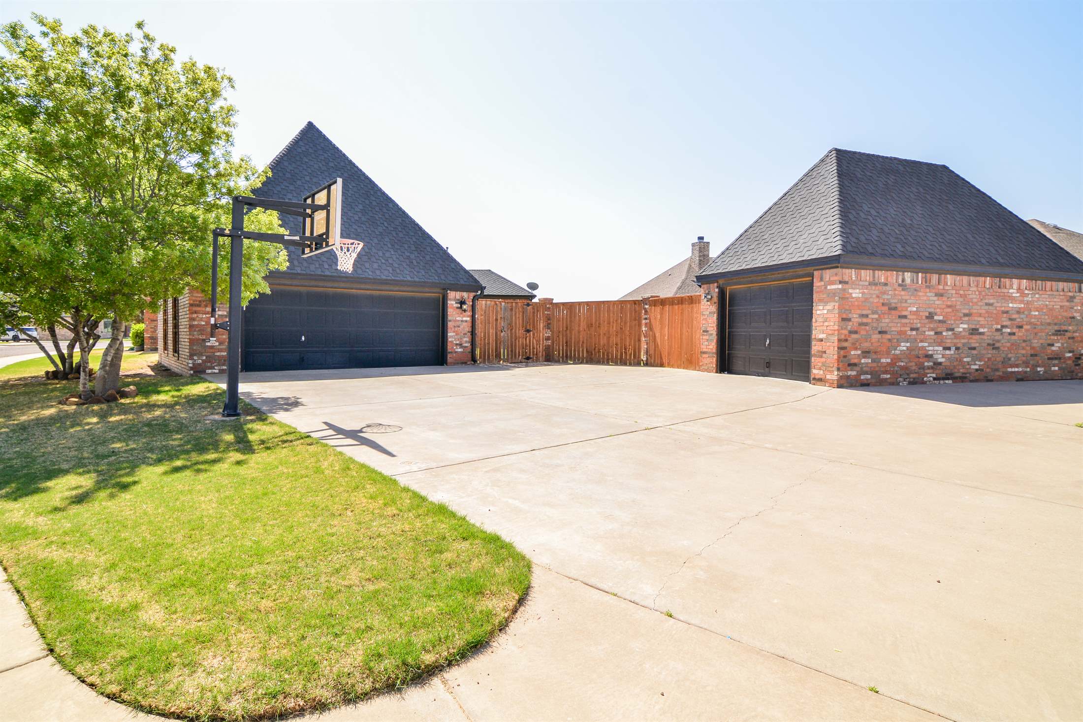 1106 N 14th Street, Wolfforth, TX 79382