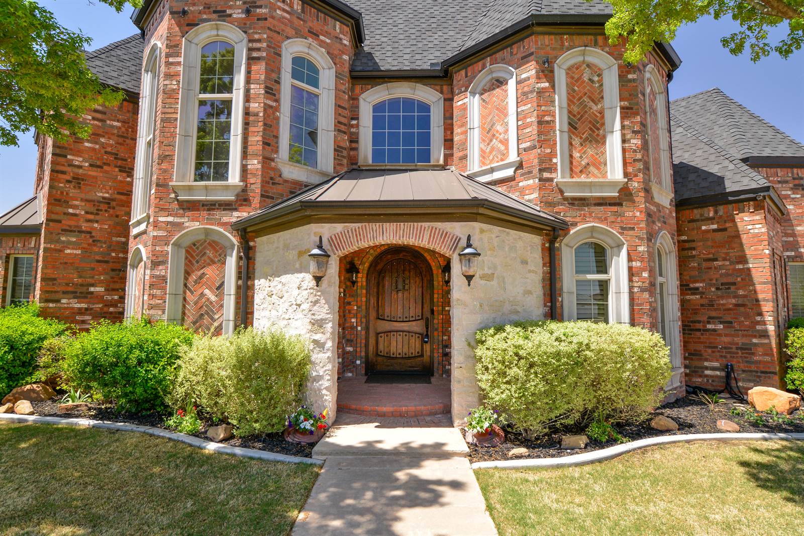 1106 N 14th Street, Wolfforth, TX 79382