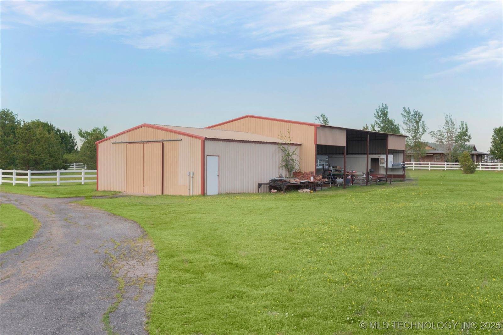 2284 East Roping Road, Atoka, OK 74525