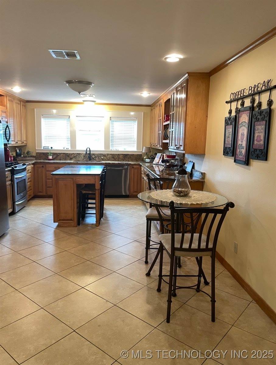 2284 East Roping Road, Atoka, OK 74525