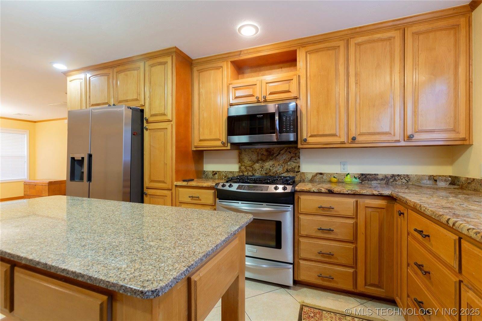 2284 East Roping Road, Atoka, OK 74525