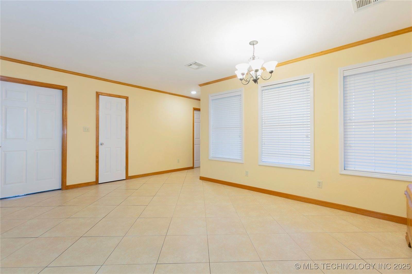 2284 East Roping Road, Atoka, OK 74525