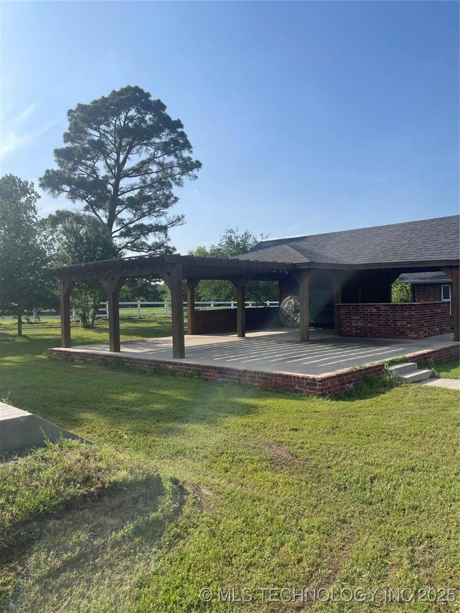 2284 East Roping Road, Atoka, OK 74525