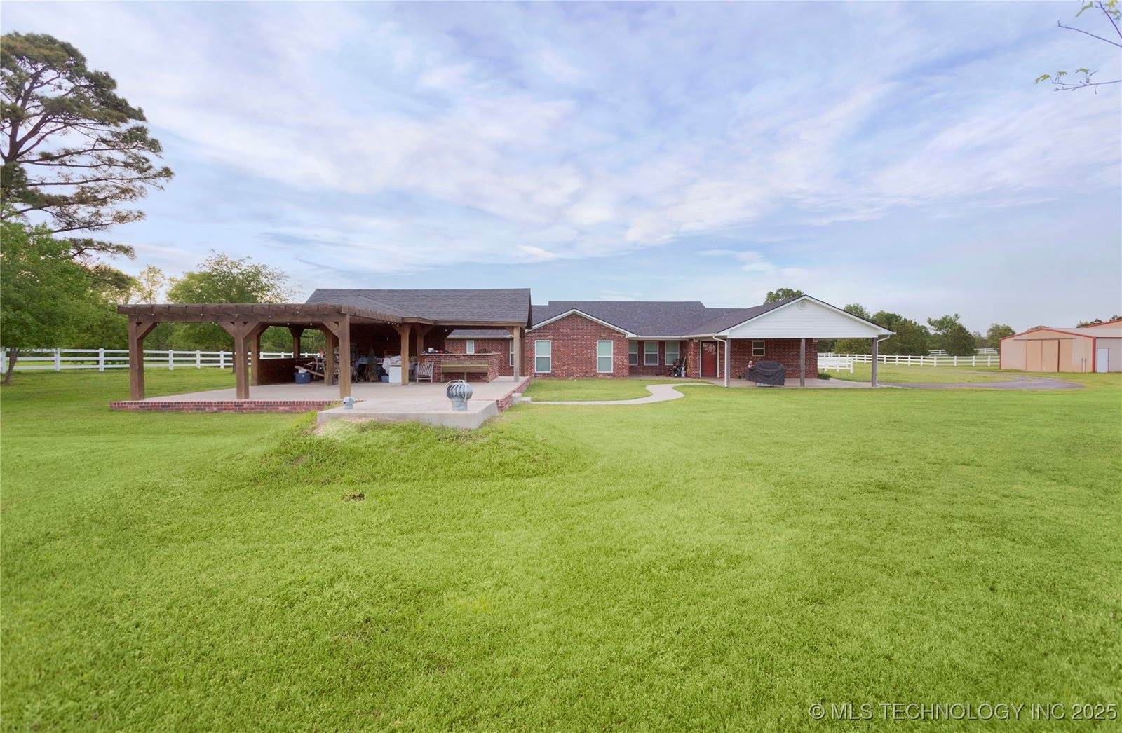 2284 East Roping Road, Atoka, OK 74525