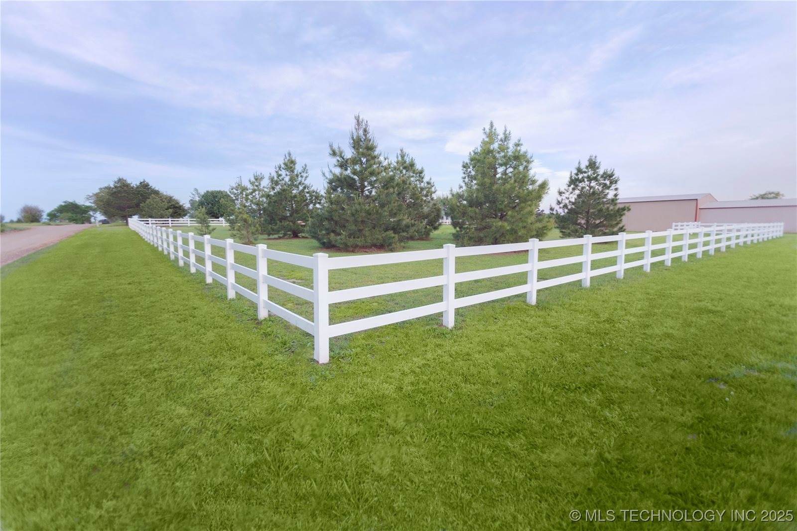 2284 East Roping Road, Atoka, OK 74525