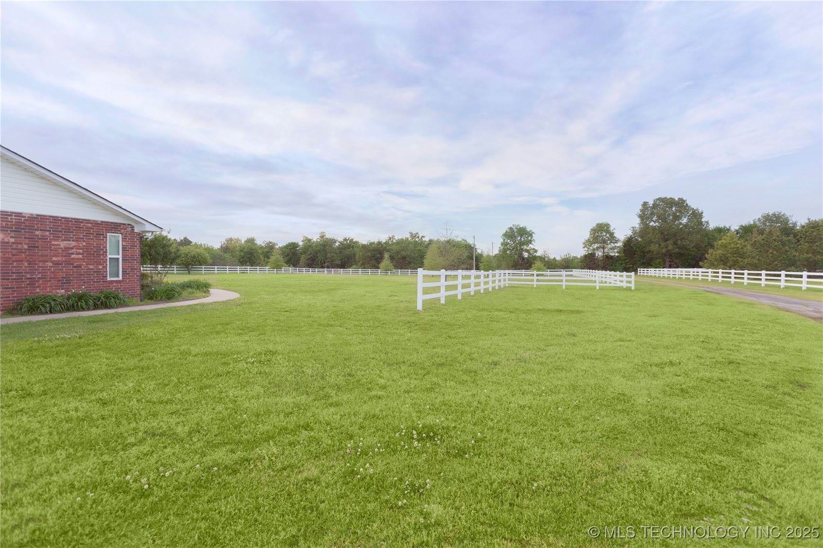 2284 East Roping Road, Atoka, OK 74525