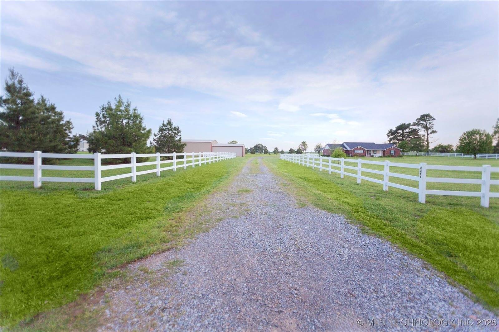 2284 East Roping Road, Atoka, OK 74525