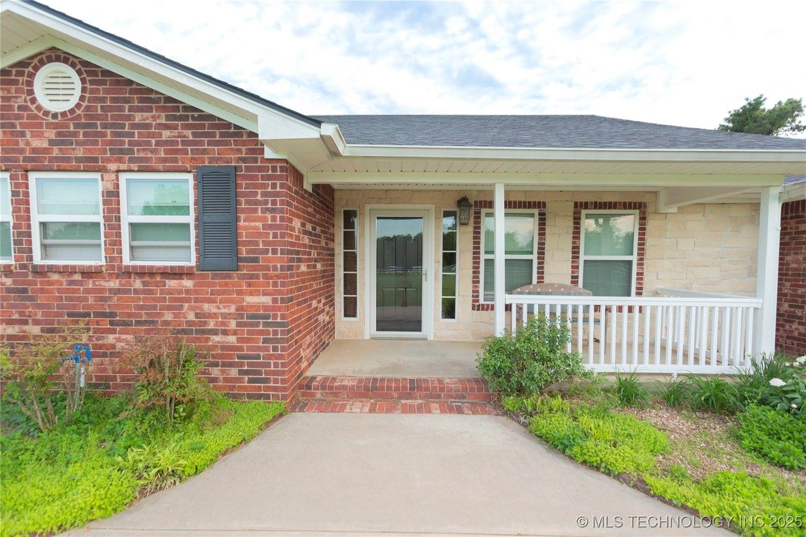 2284 East Roping Road, Atoka, OK 74525