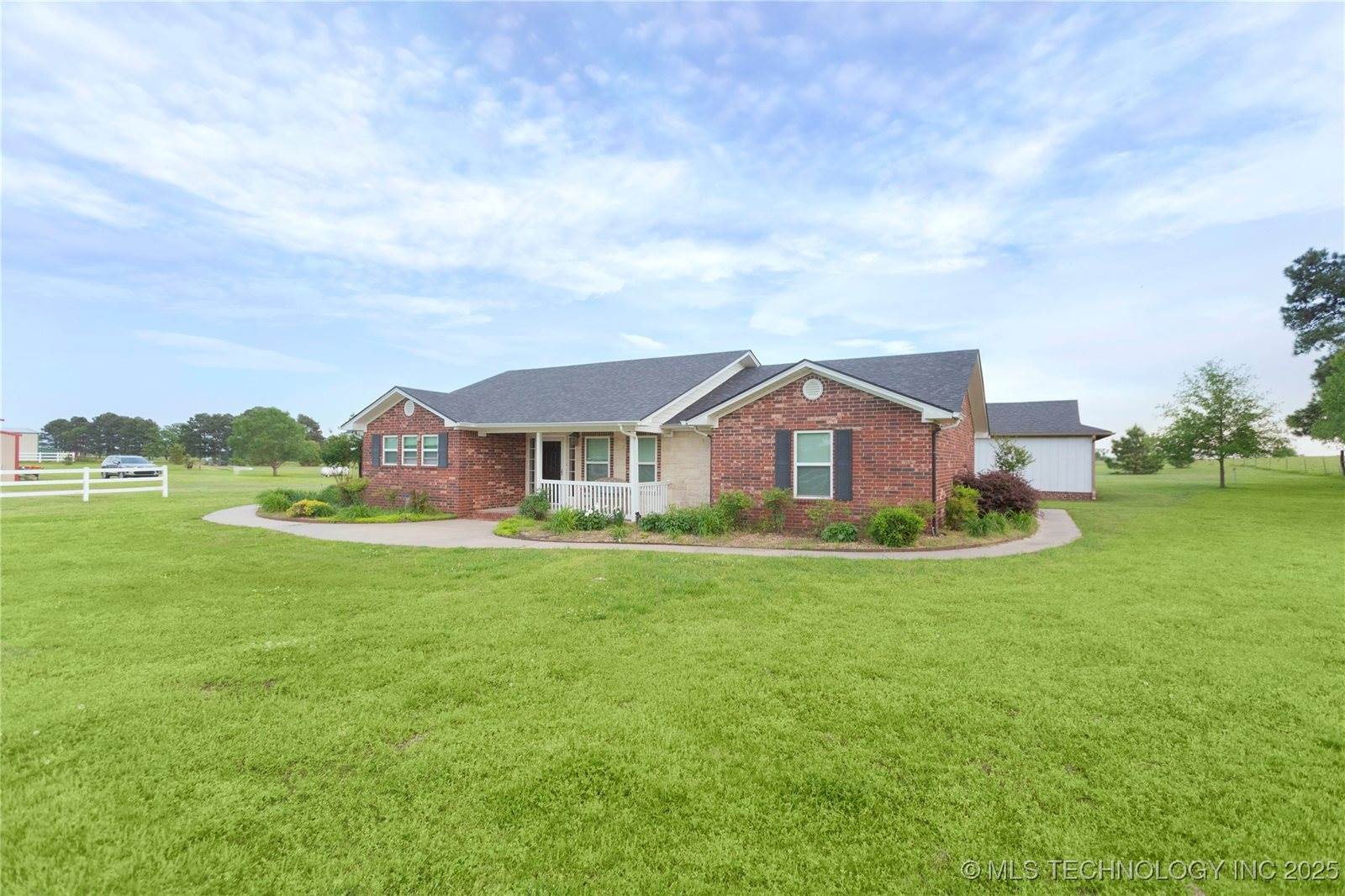 2284 East Roping Road, Atoka, OK 74525