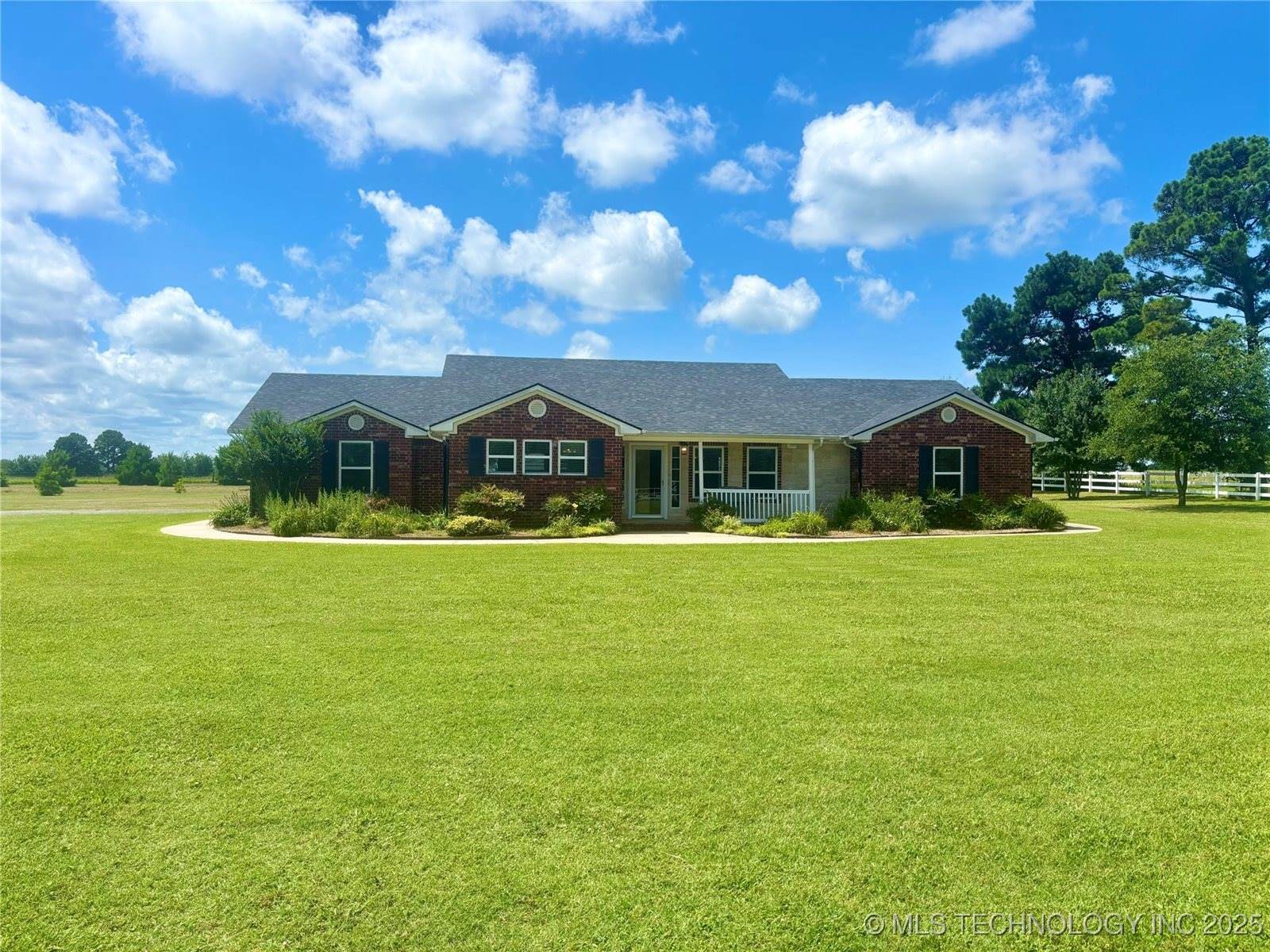 2284 East Roping Road, Atoka, OK 74525