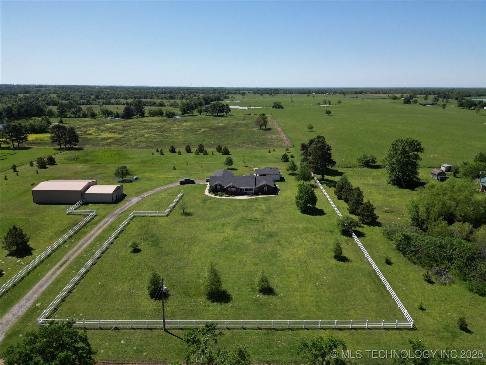 2284 East Roping Road, Atoka, OK 74525