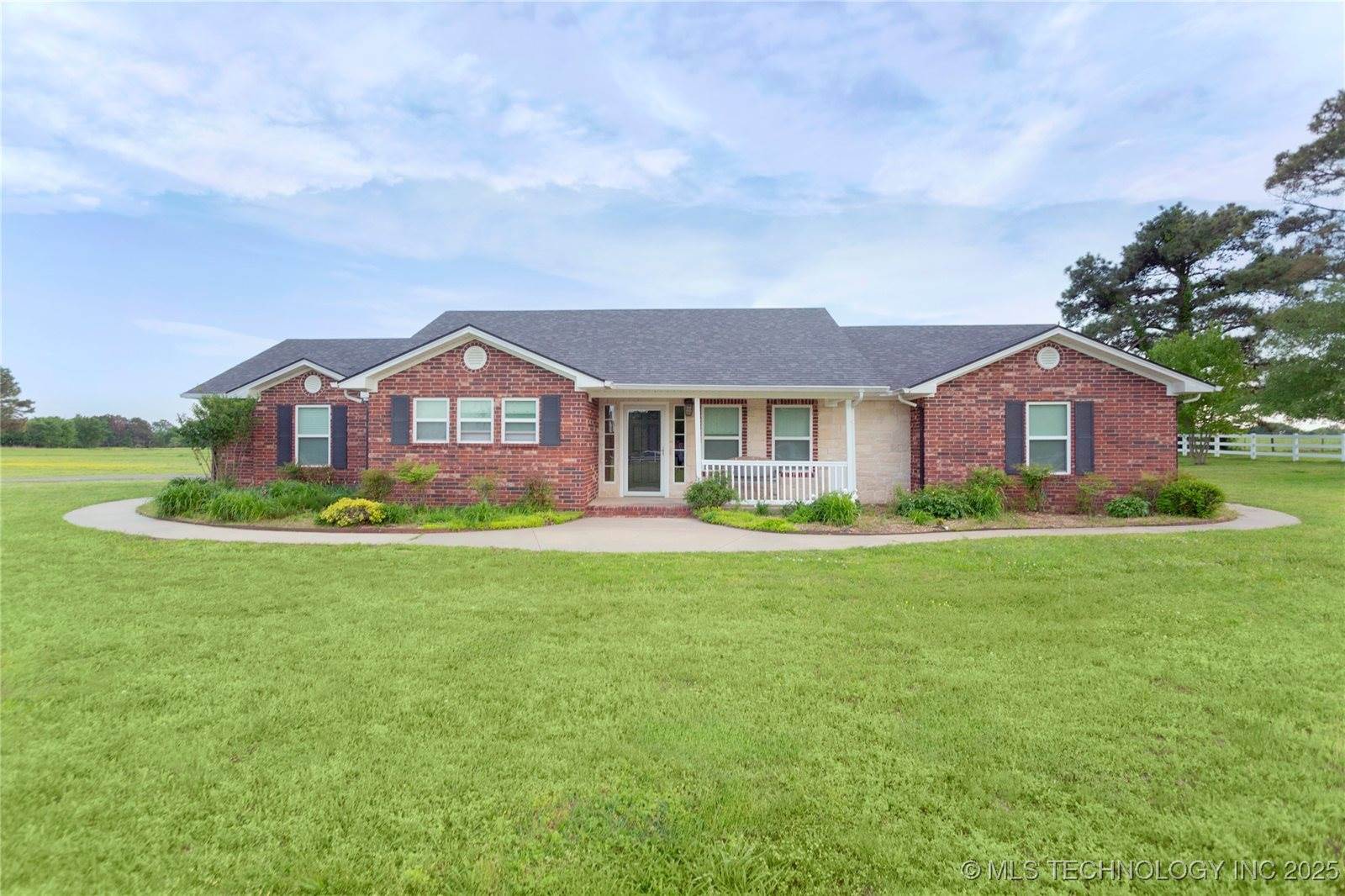 2284 East Roping Road, Atoka, OK 74525