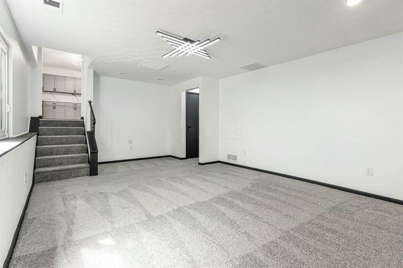 239 Chapelfield Road, Columbus, OH 43230